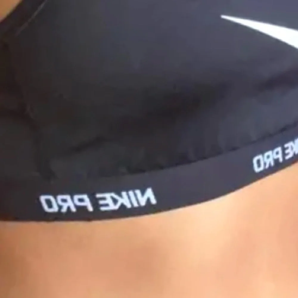 Nike Pro Swoosh Dri Fit Girl’s sz L Black lined front mesh racerback Sports Bra
